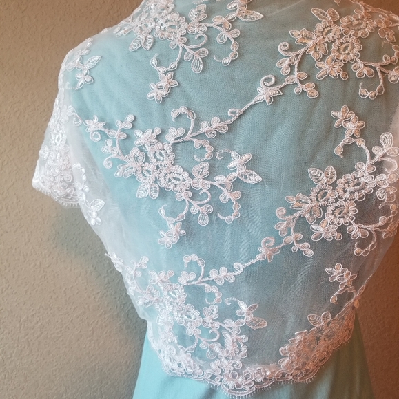 Short Cap Sleeve Lace Bolero - Picture 2 of 8